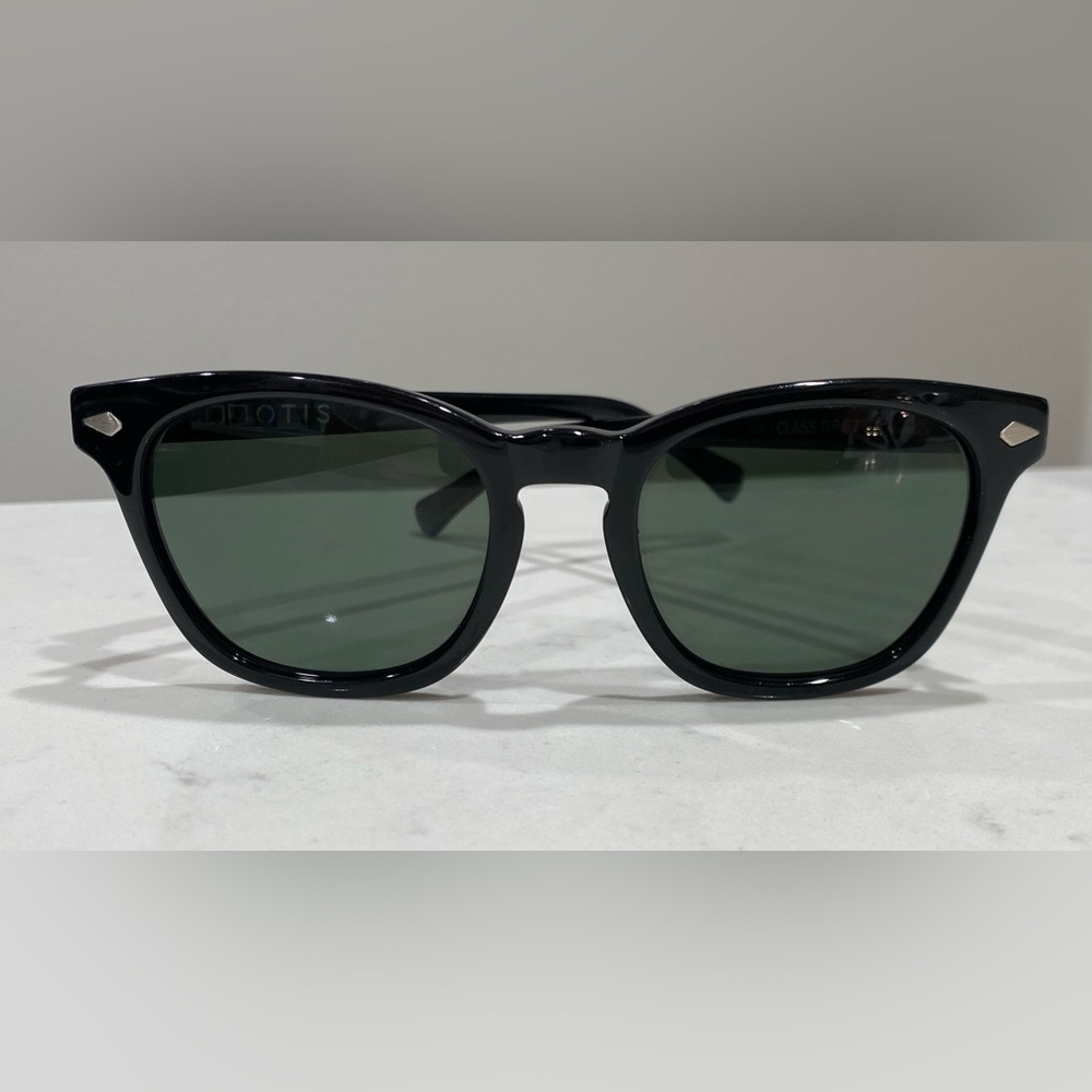 OTIS Class of 67 Black Retro Sunglasses